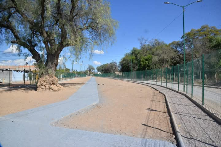 Avanzan los trabajos del Parque Lineal en Hogares Populares Pavón