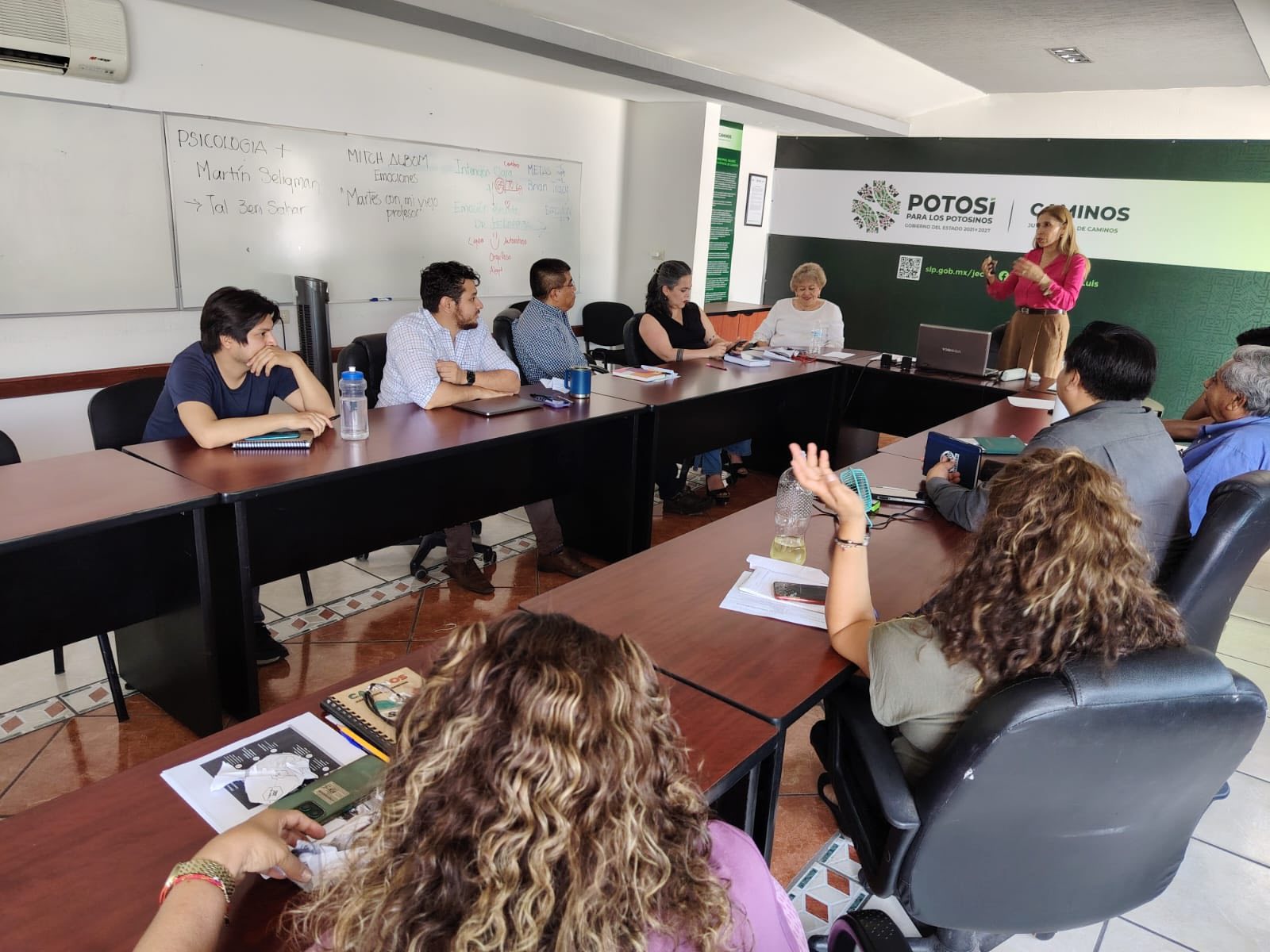 PERSONAL DE LA JEC SE CAPACITA EN ATENCIÓN AL PÚBLICO