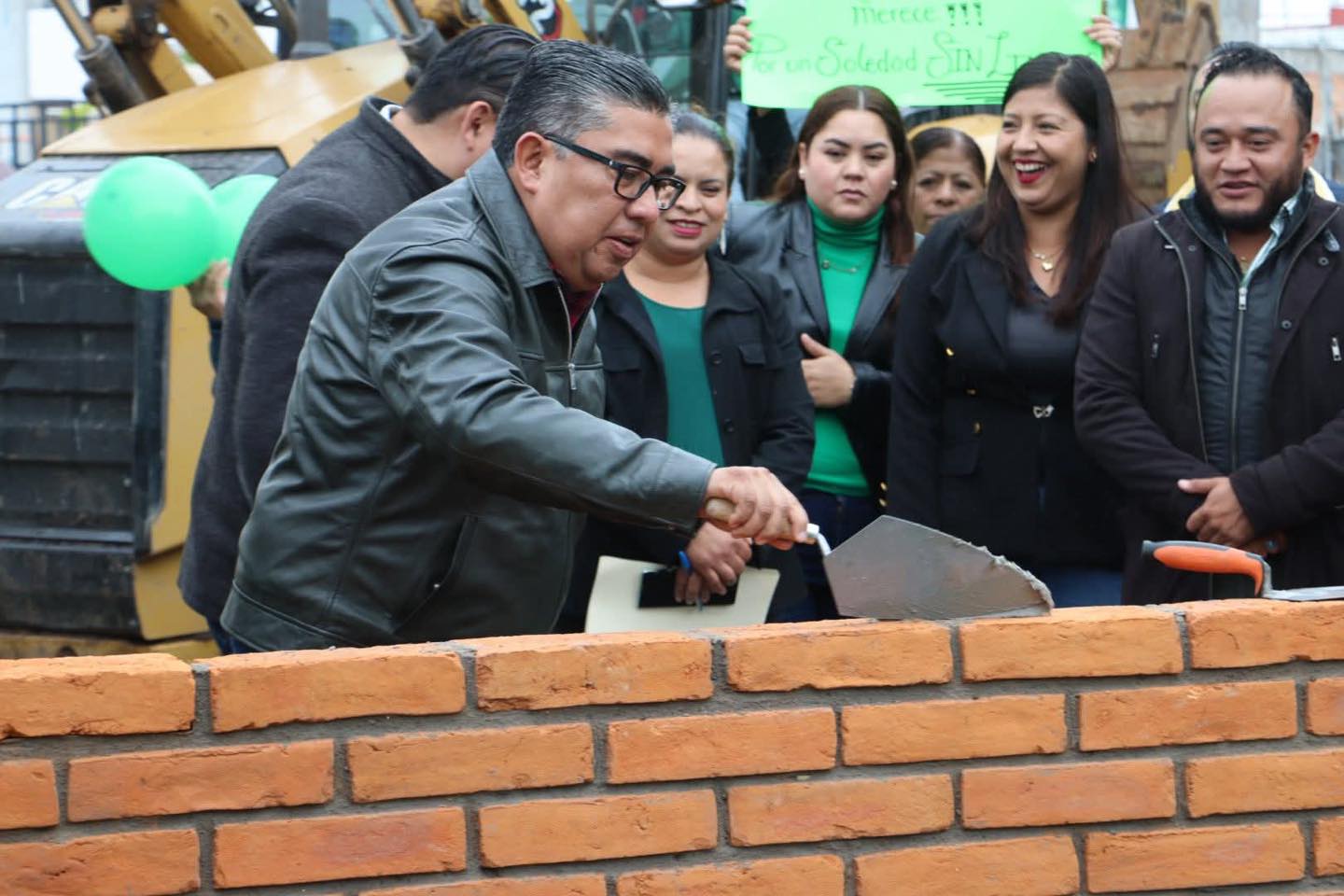 EL ALCALDE JUAN MANUEL NAVARRO IMPULSA PARQUE Y SERVICIOS EN COL. LA VIRGEN