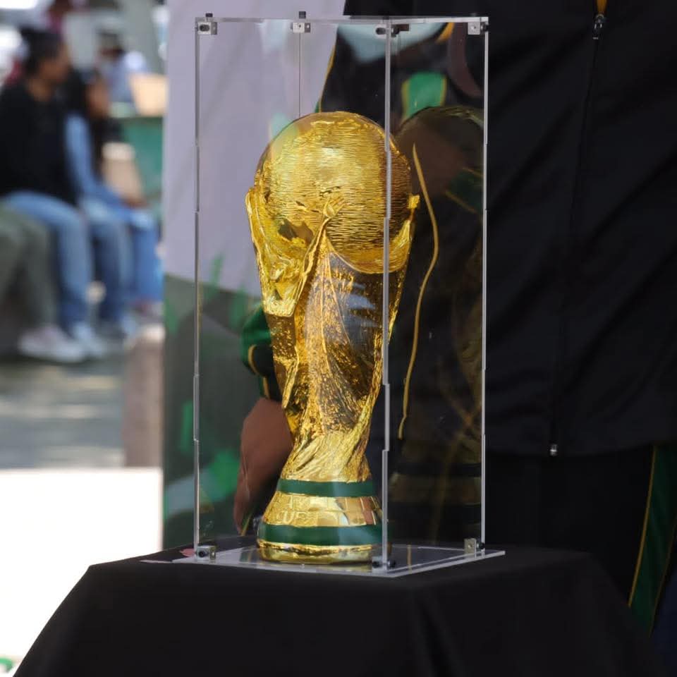 Este domingo, la réplica del máximo galardón del futbol internacional estará en el Viñedo Pozo