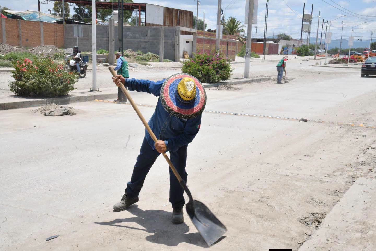 Después de las lluvias, en Soledad el trabajo no se detiene.