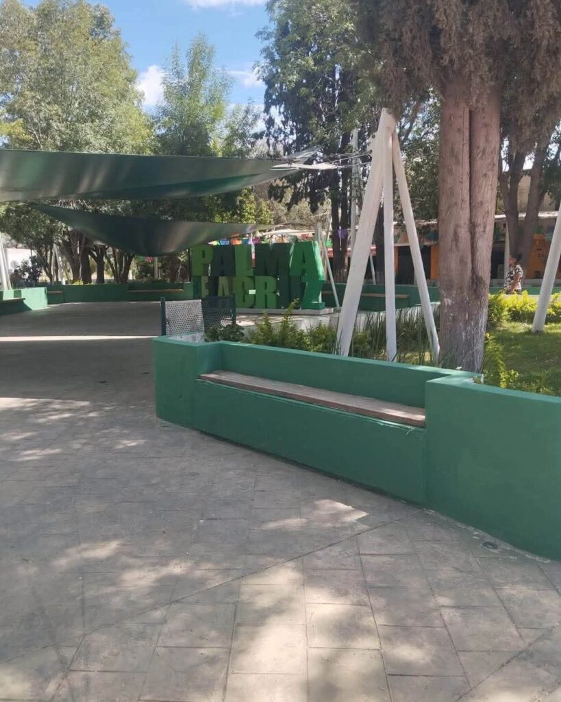 La plaza principal de Palma de la Cruz luce renovada.