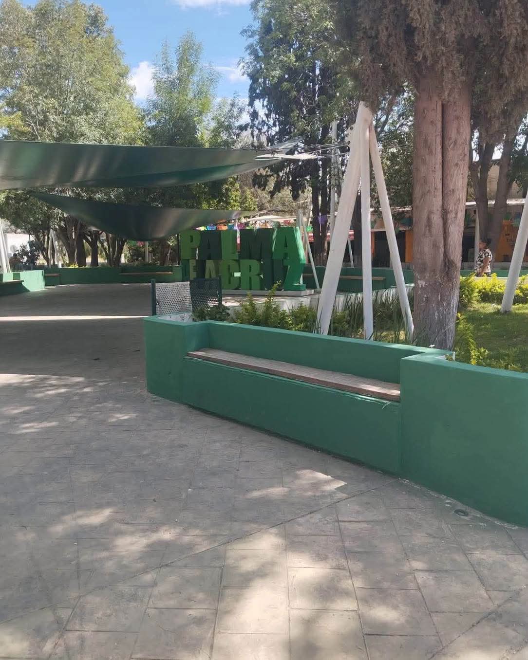 La plaza principal de Palma de la Cruz luce renovada.