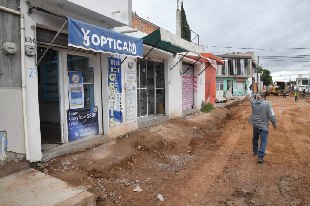 Avanza la pavimentación de Camino al Ejido La Libertad