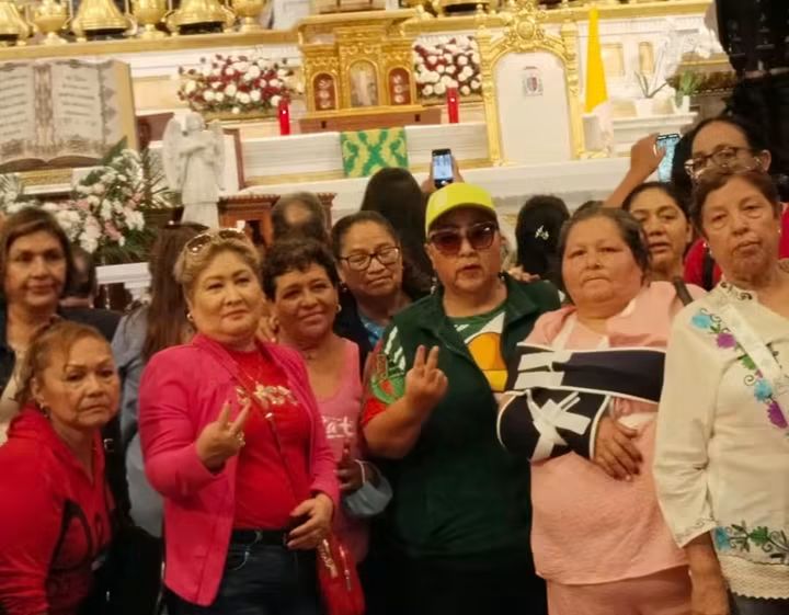 Soledad acompaña y reconoce a sus adultos mayores.